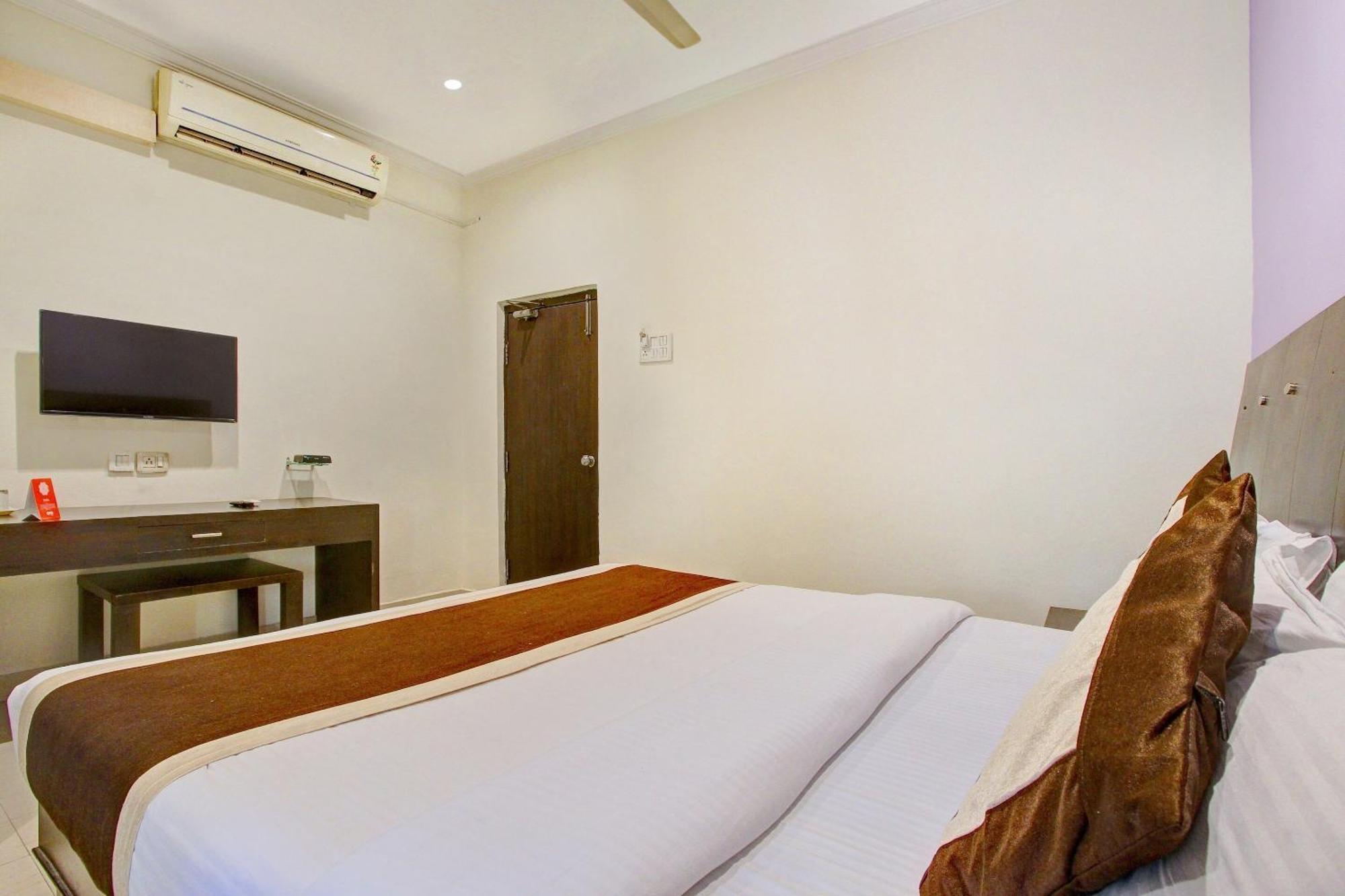 FabExpress Alekhya Residency Hotel Hyderabad Bagian luar foto