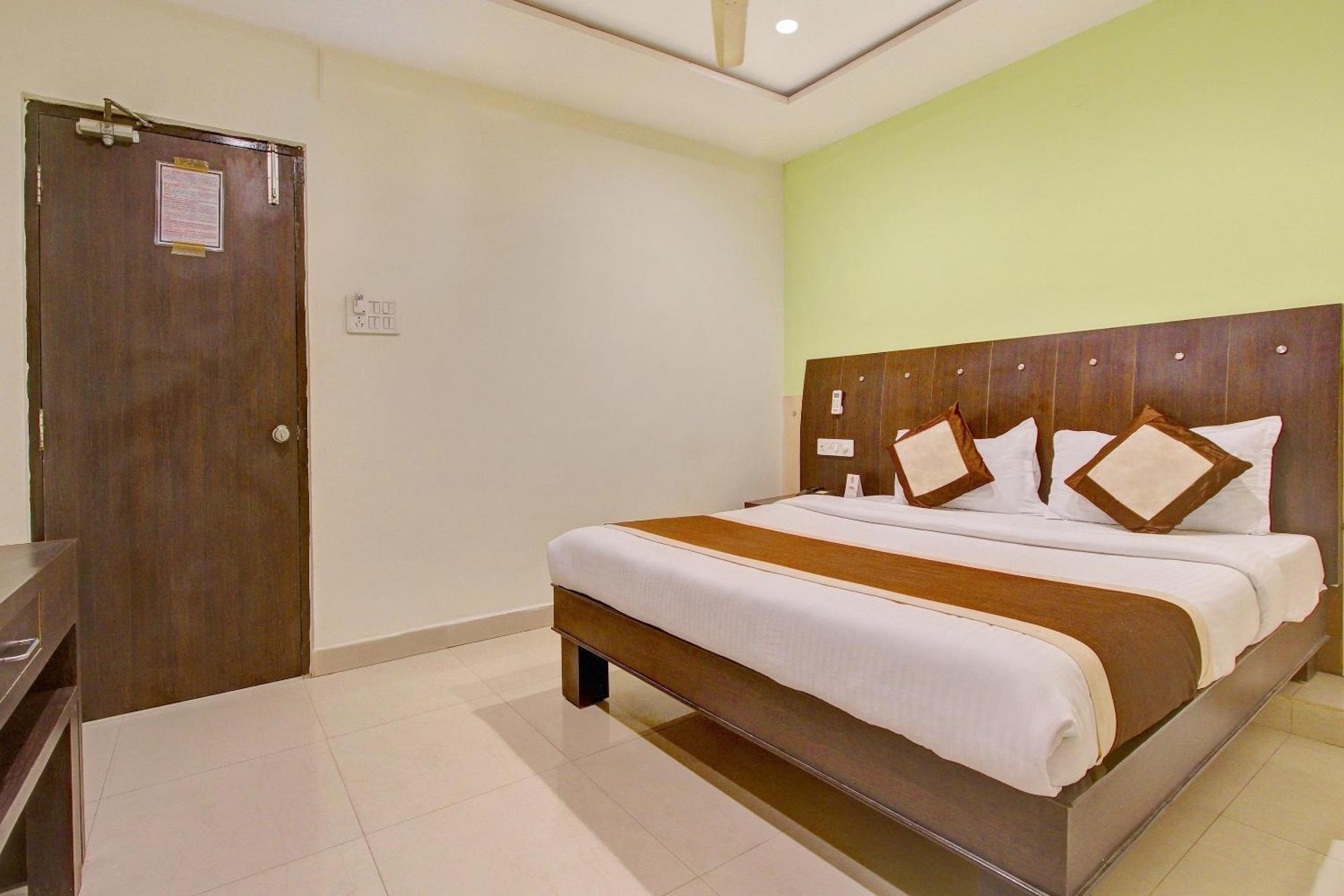 FabExpress Alekhya Residency Hotel Hyderabad Bagian luar foto