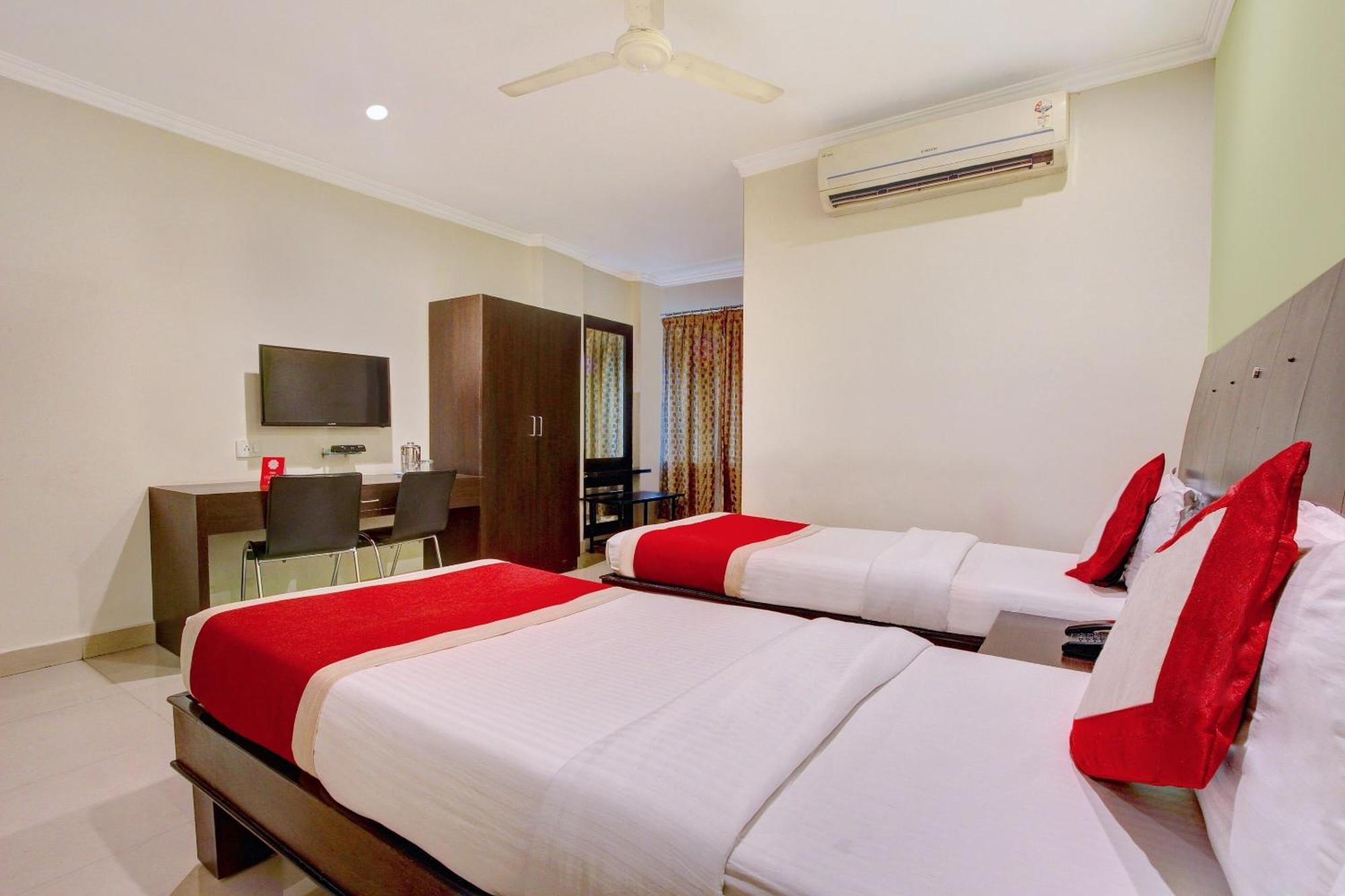 FabExpress Alekhya Residency Hotel Hyderabad Bagian luar foto